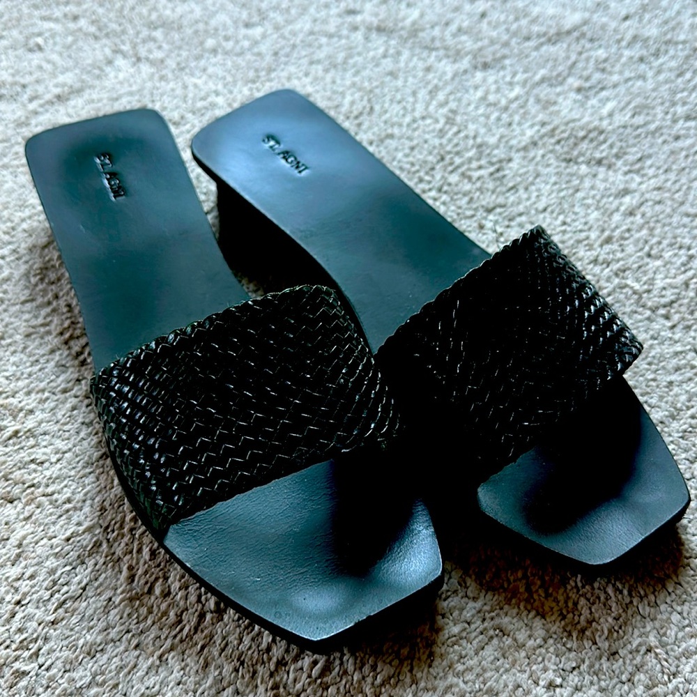 St. Agni woven sandals size 37